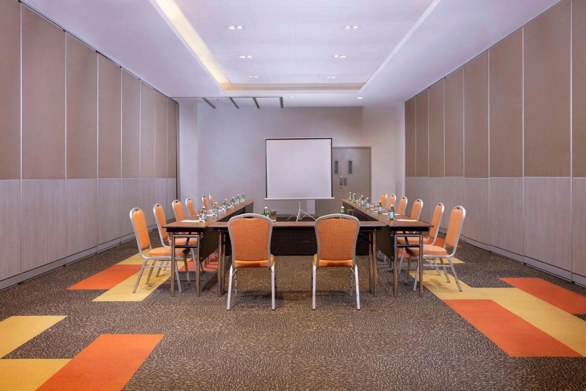 Park Inn By Radisson Iloilo Dış mekan fotoğraf